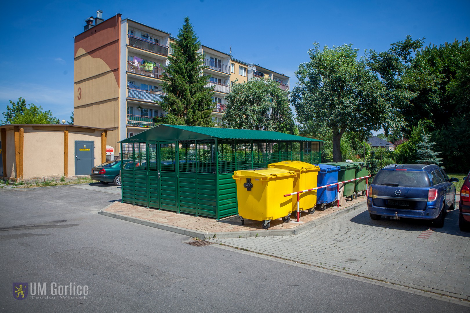 Zdjęcie do projektu Organizacja osiedlowego "Gniazda gromadzenia segregowanych odpadów komunalnych", poprawa warunków sanitarnych i estetyki osiedla